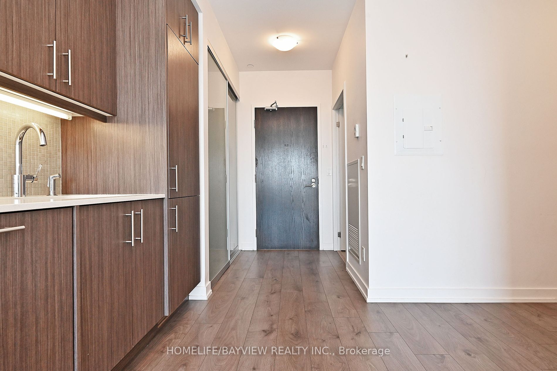 297 College St, #1009