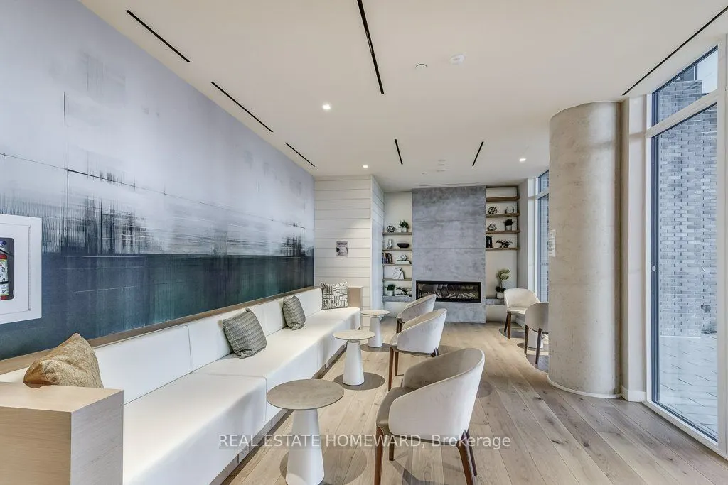 5 Defries St, #819