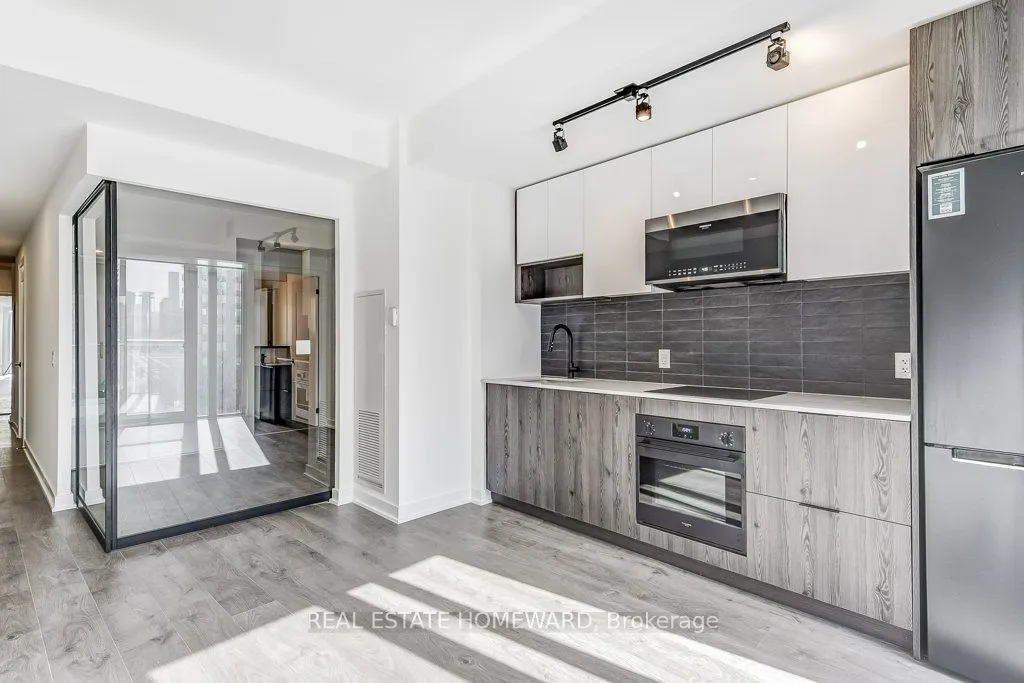 5 Defries St, #819