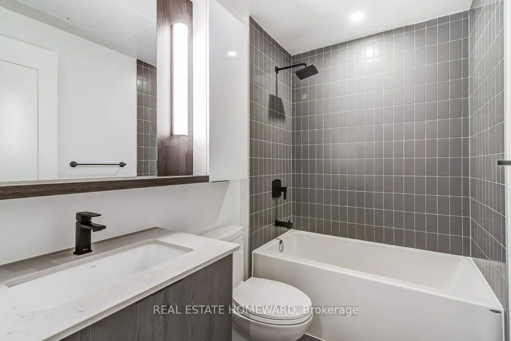 5 Defries St, #819