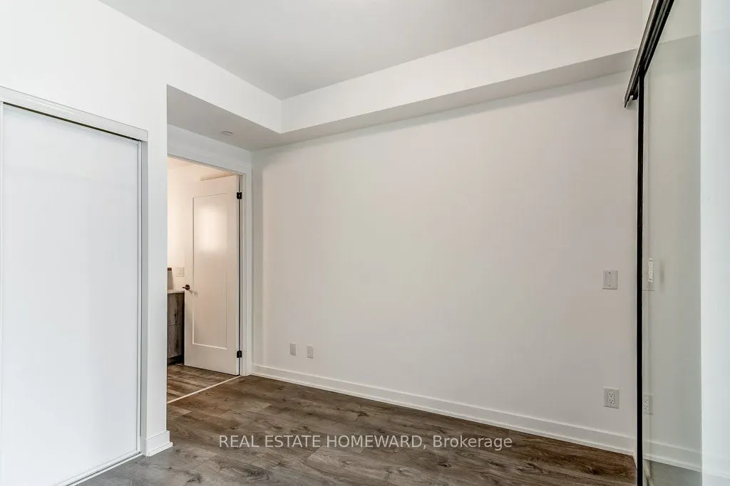 5 Defries St, #819