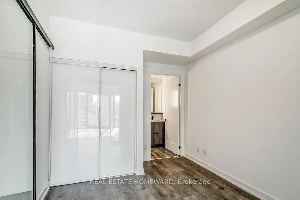 5 Defries St, #819