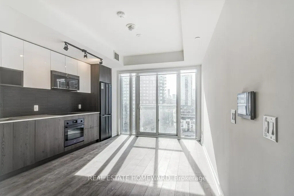 5 Defries St, #819