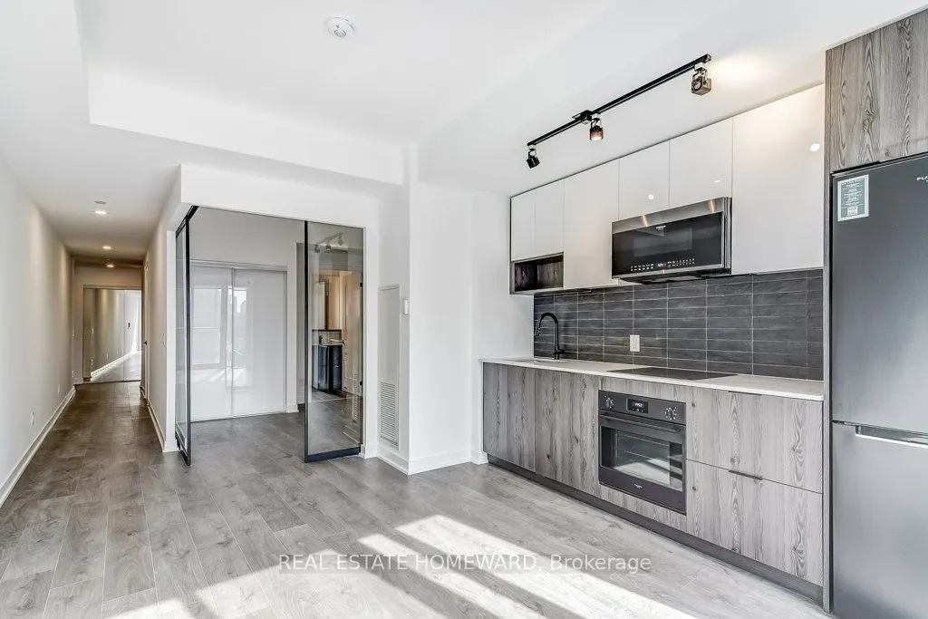 5 Defries St, #819