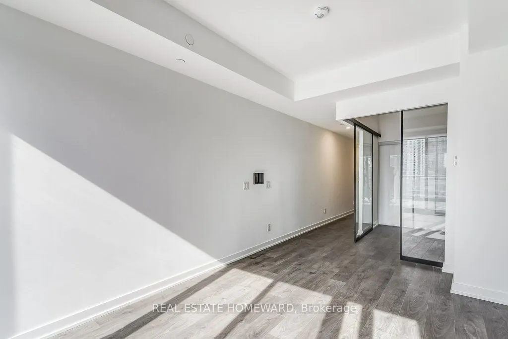 5 Defries St, #819