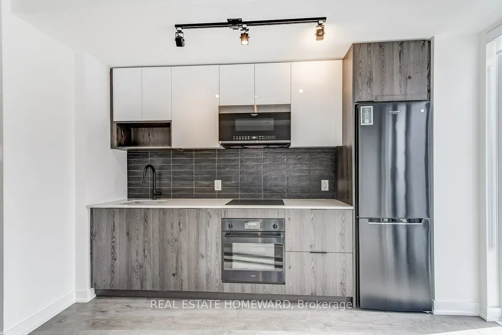 5 Defries St, #819