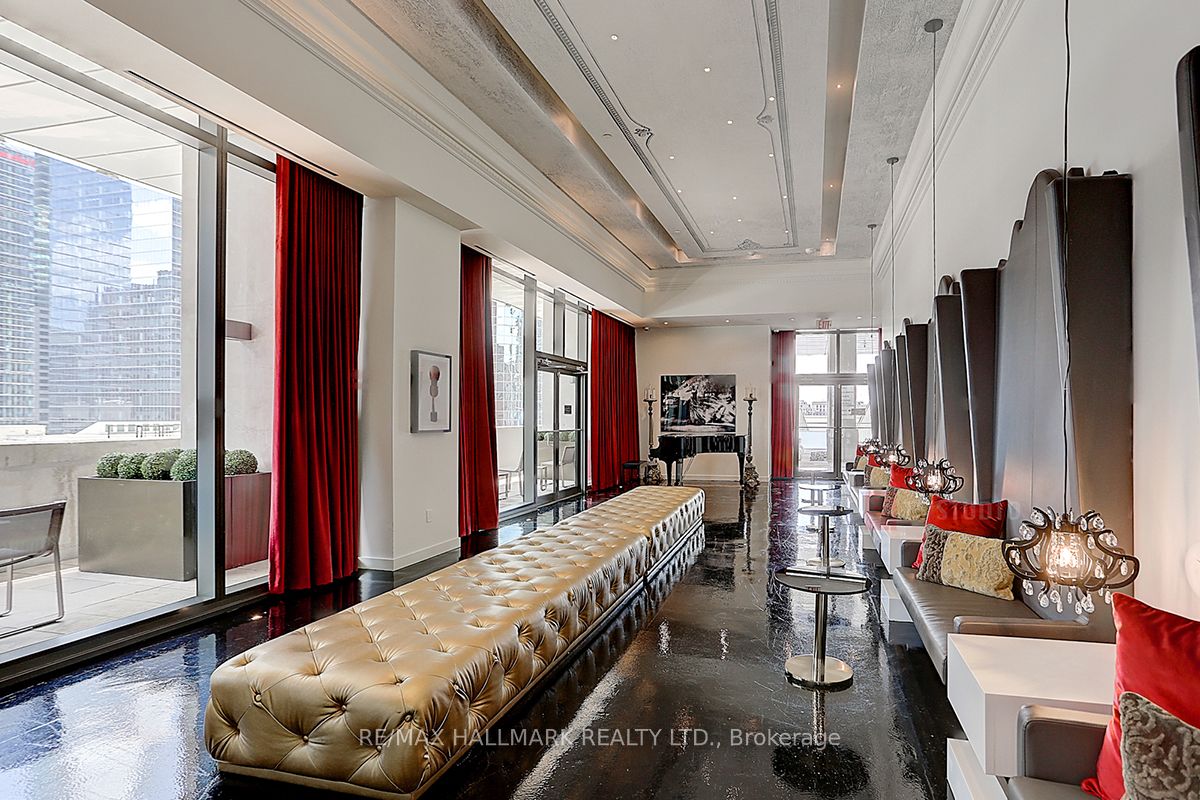 197 Yonge St, #2614