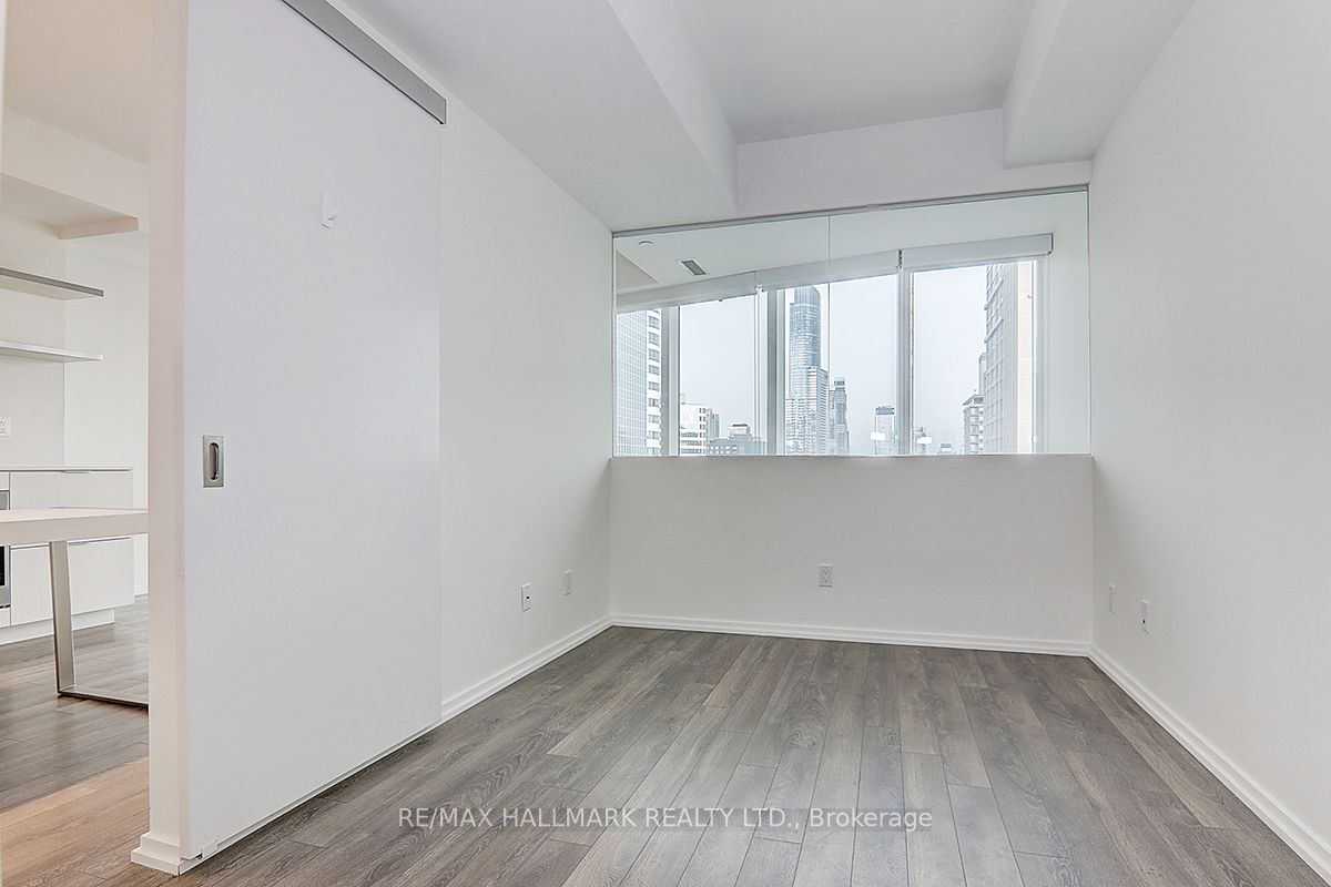 197 Yonge St, #2614
