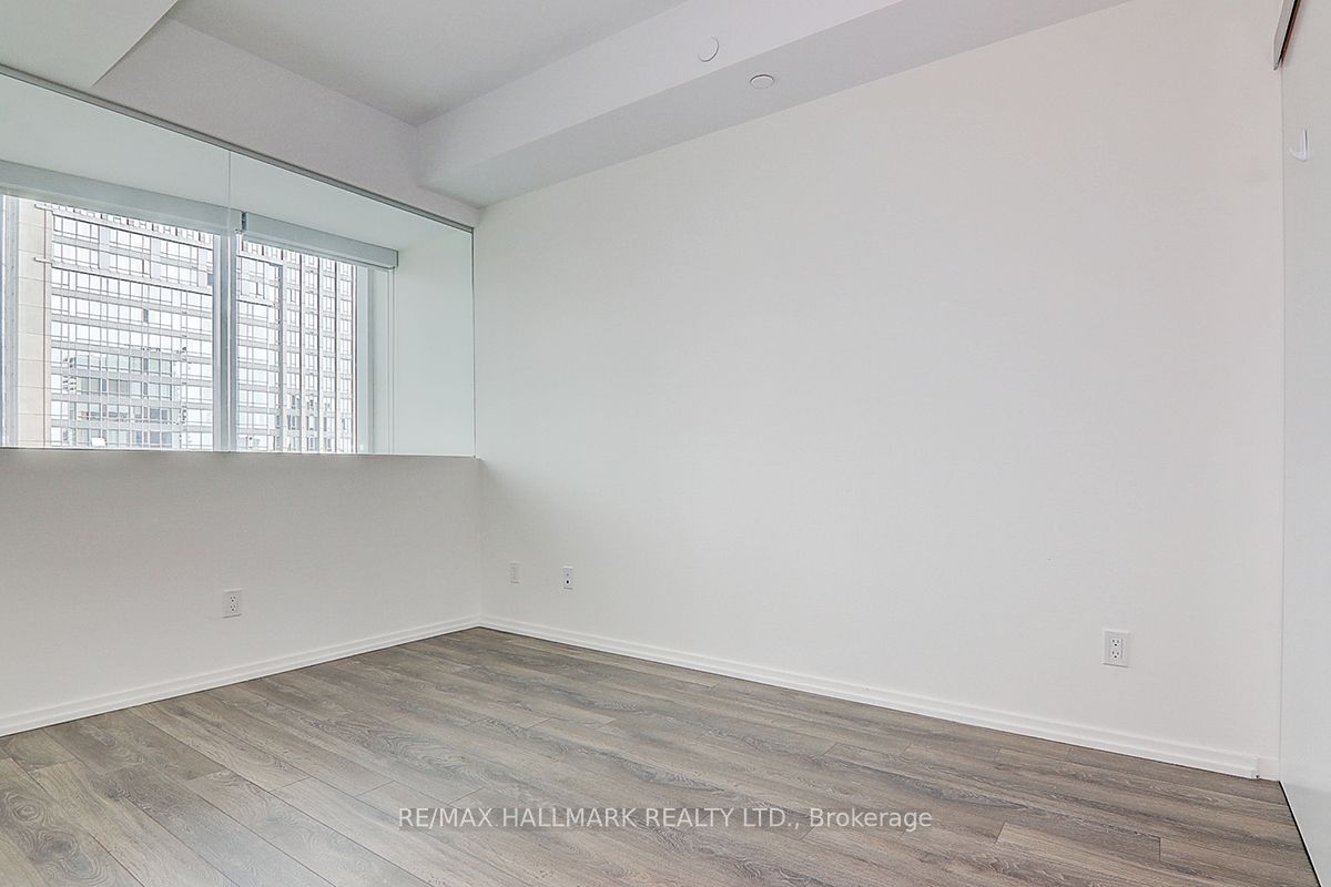 197 Yonge St, #2614