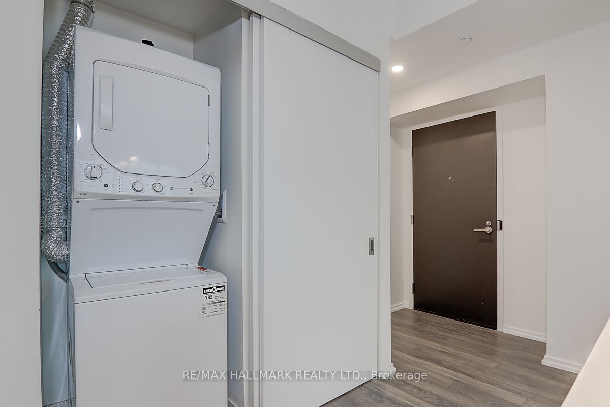 197 Yonge St, #2614