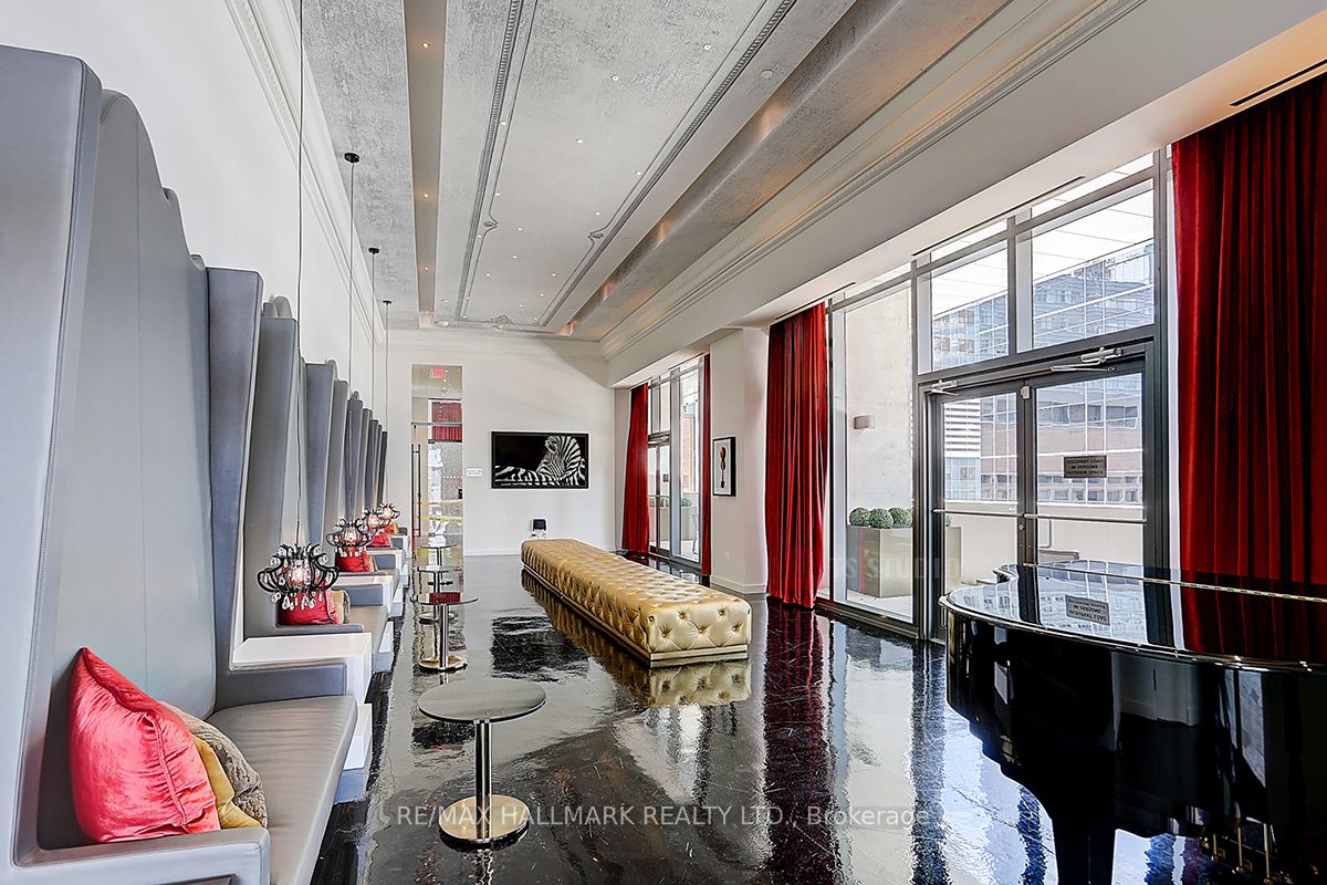 197 Yonge St, #2614