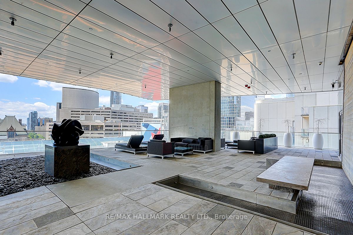 197 Yonge St, #2614