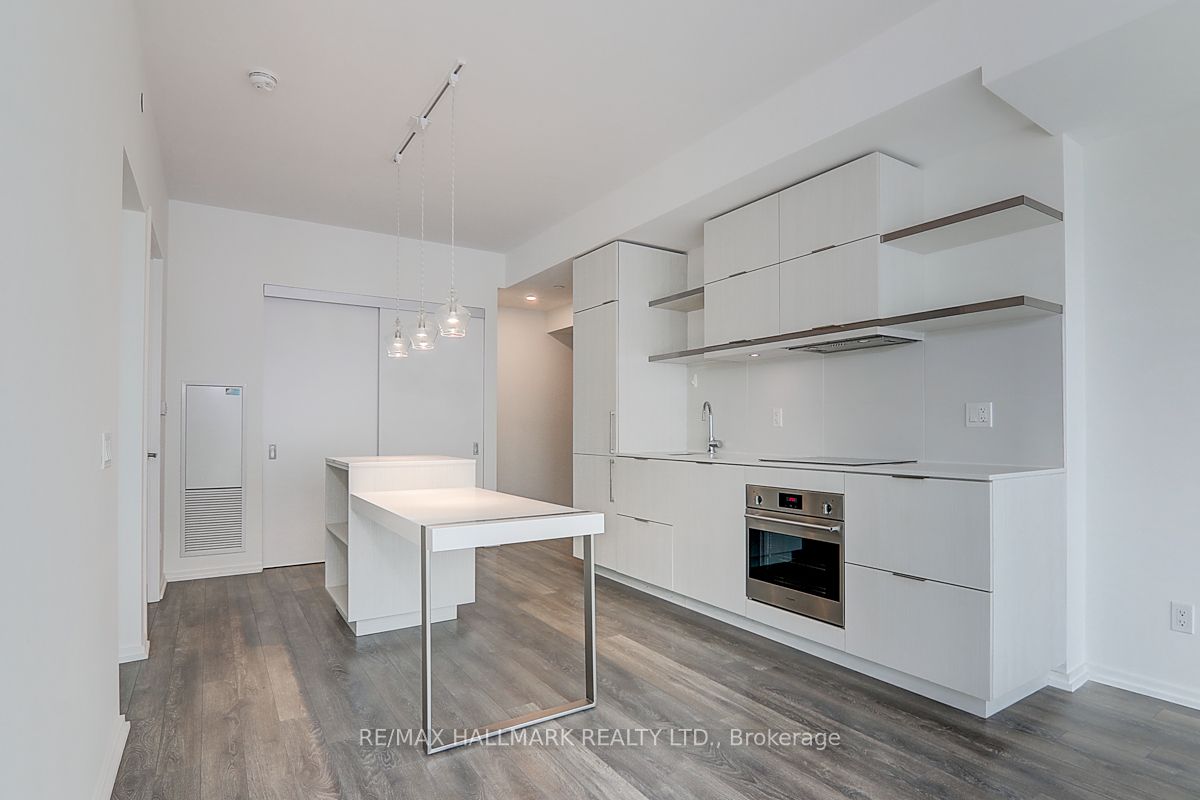197 Yonge St, #2614