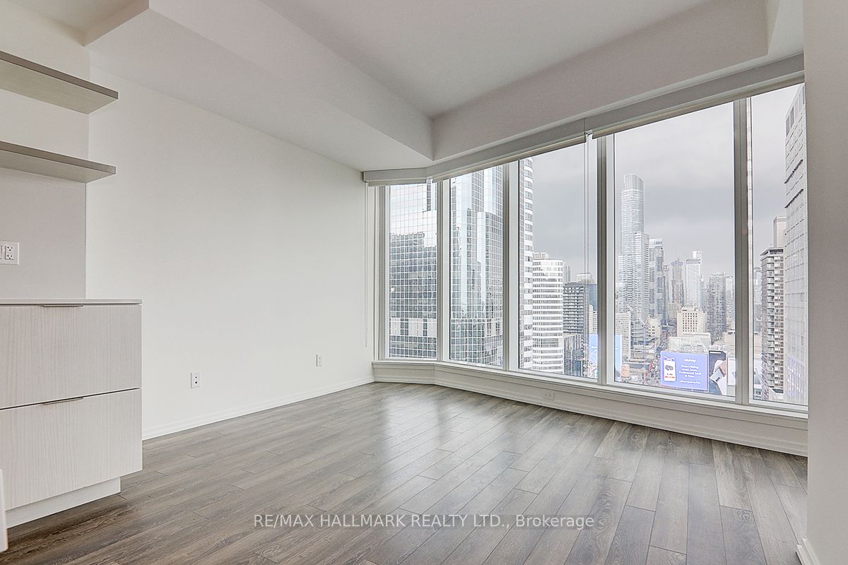 197 Yonge St, #2614