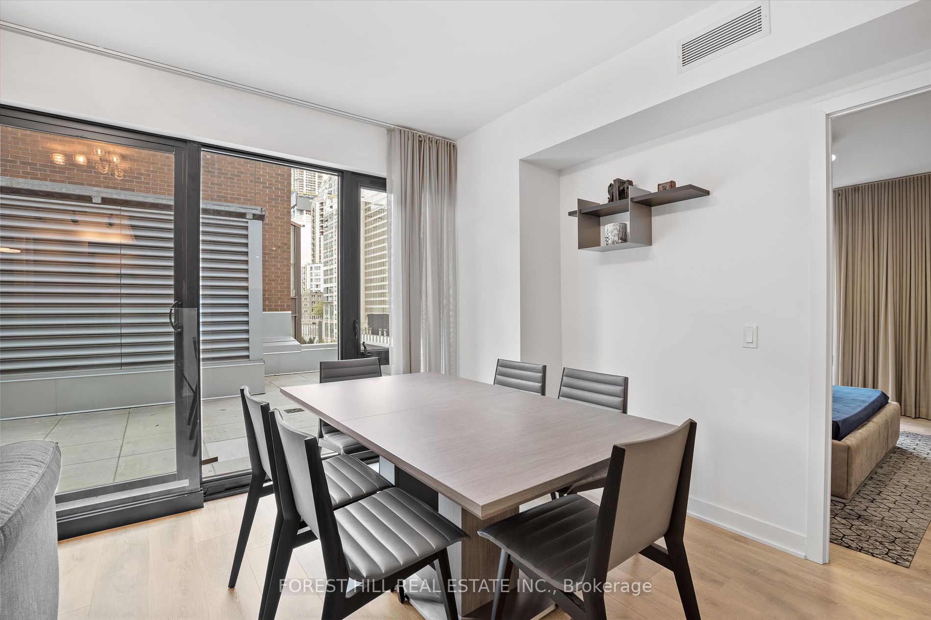 188 Cumberland St, #604