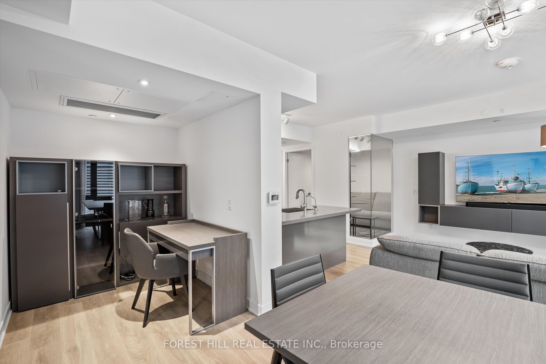 188 Cumberland St, #604