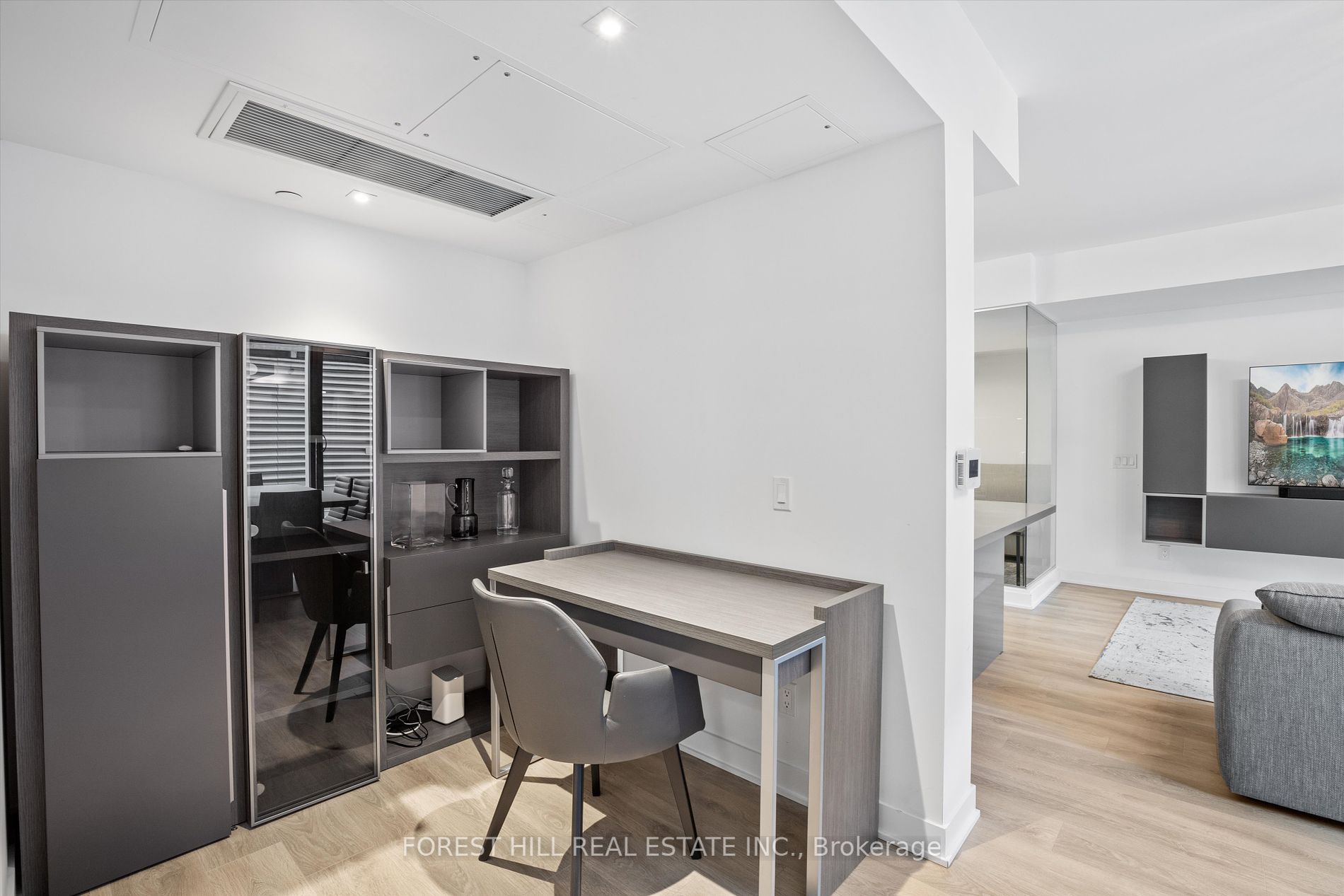 188 Cumberland St, #604