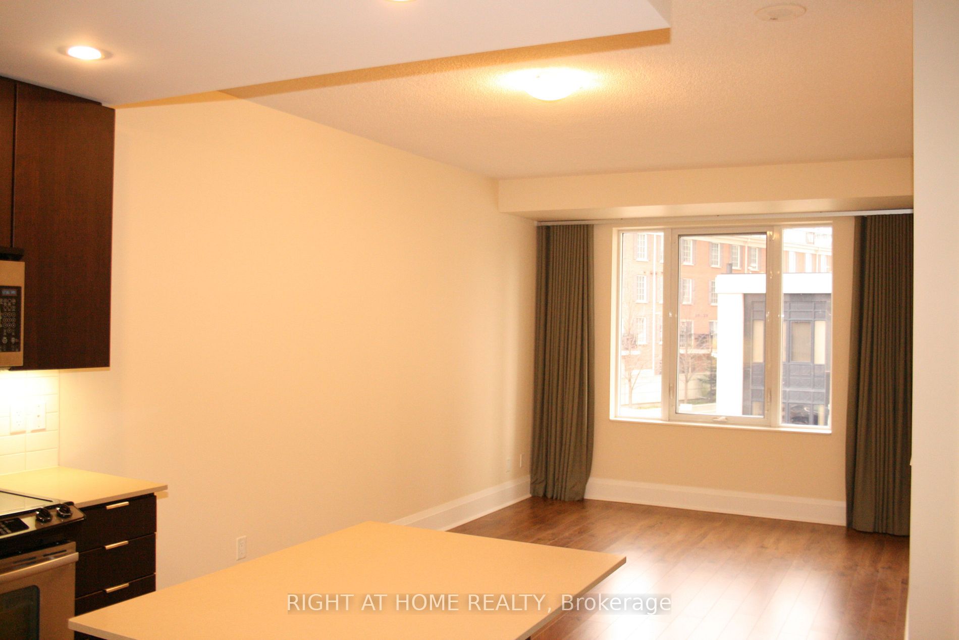 100 Harrison Garden Blvd N, #211