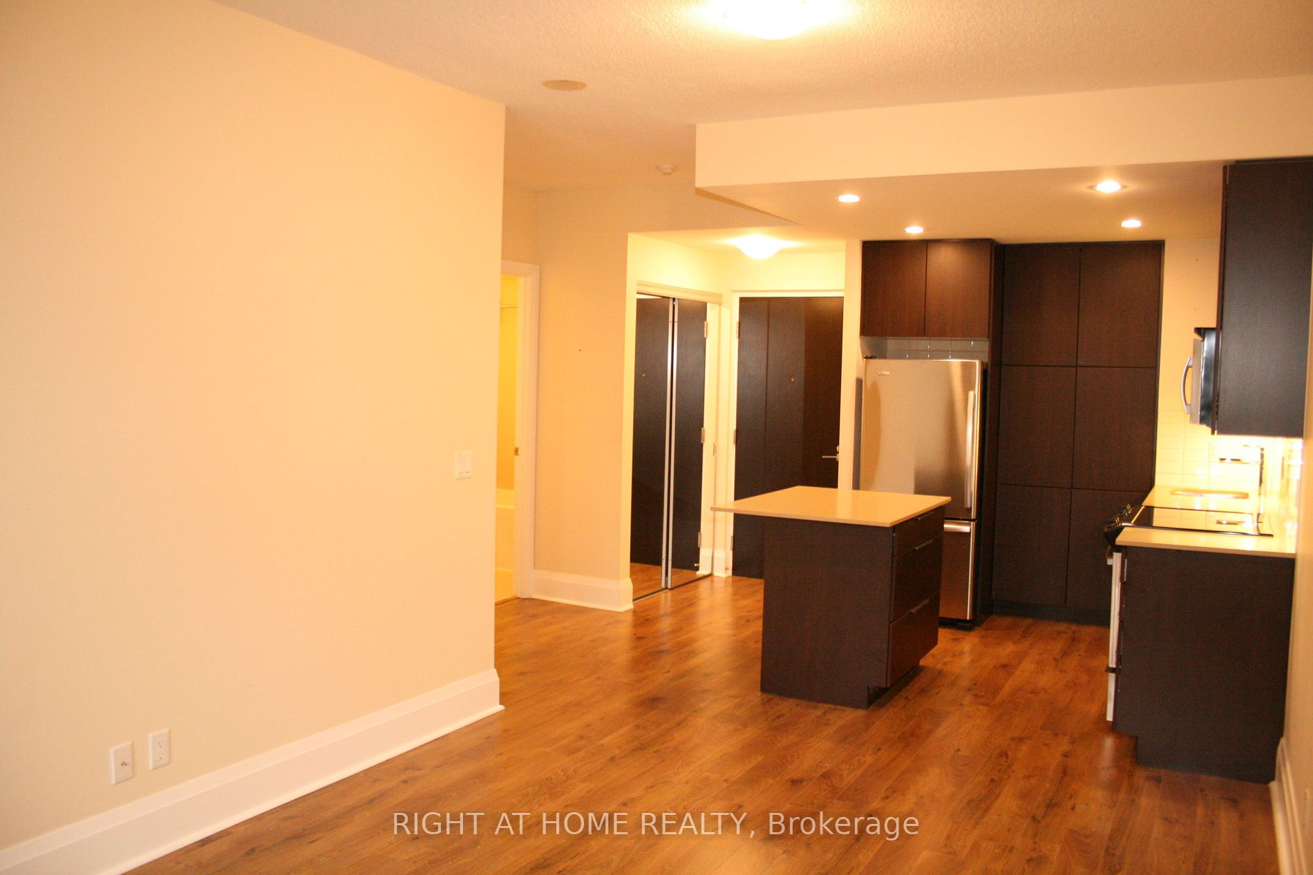 100 Harrison Garden Blvd N, #211