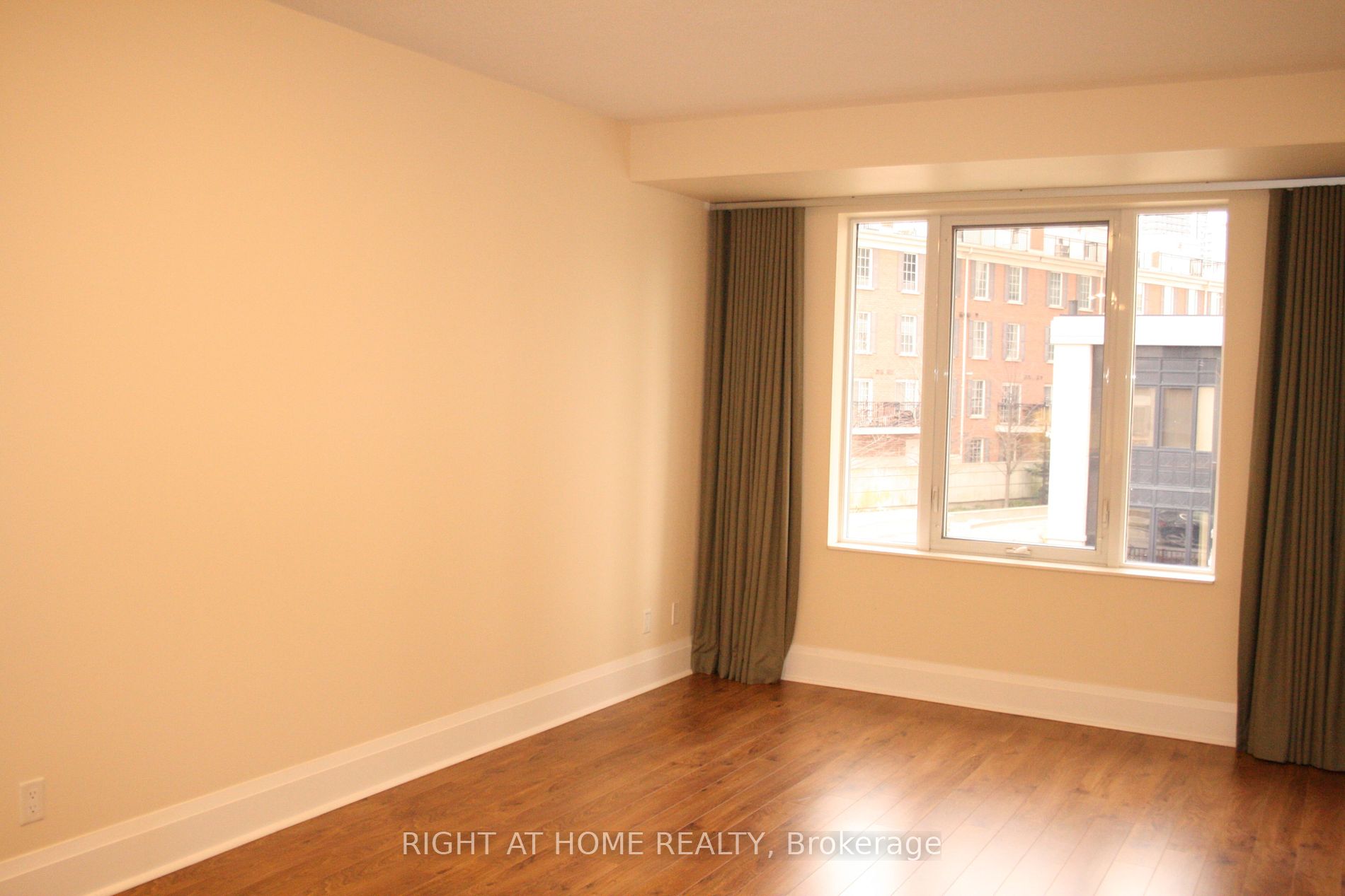 100 Harrison Garden Blvd N, #211
