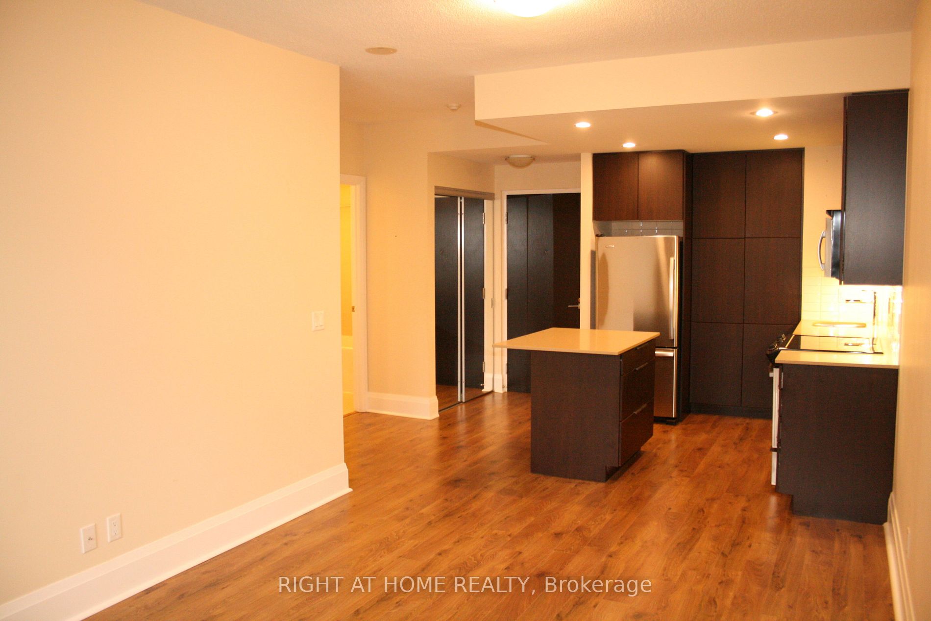 100 Harrison Garden Blvd N, #211