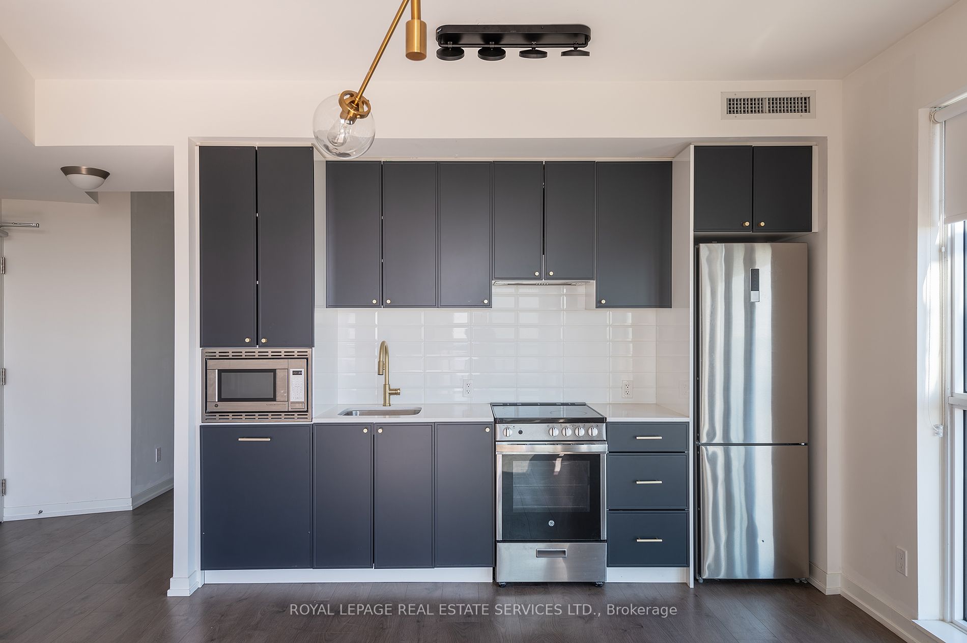 49 East Liberty St, #1802
