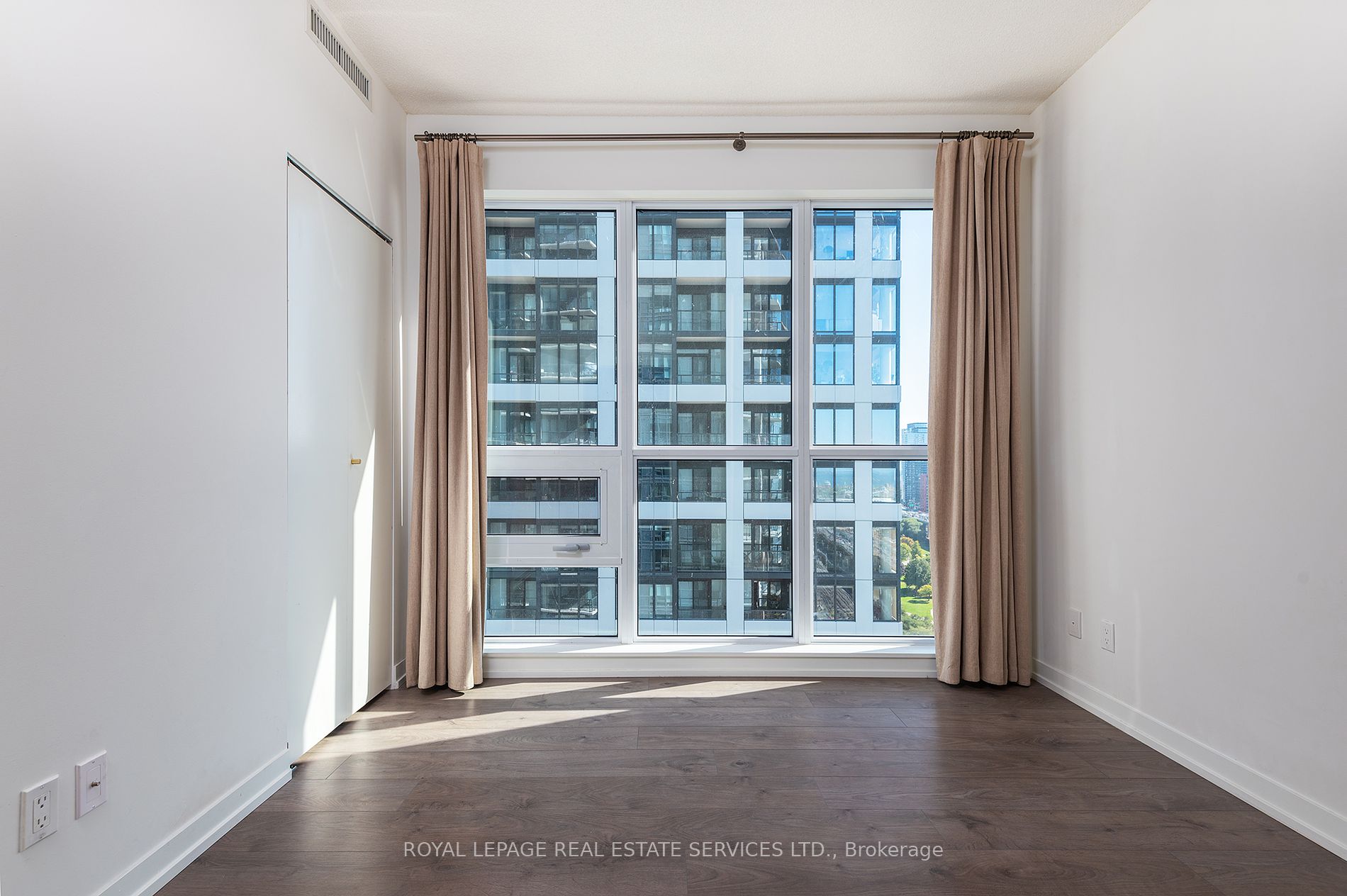 49 East Liberty St, #1802