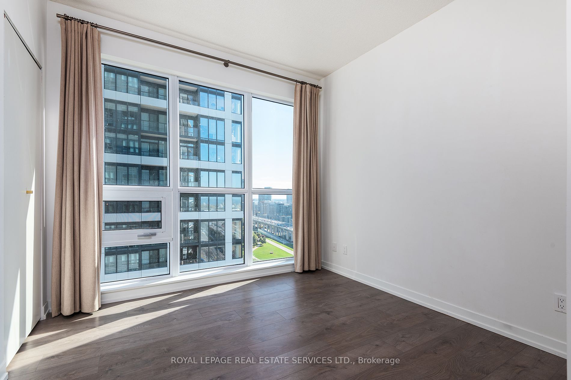 49 East Liberty St, #1802