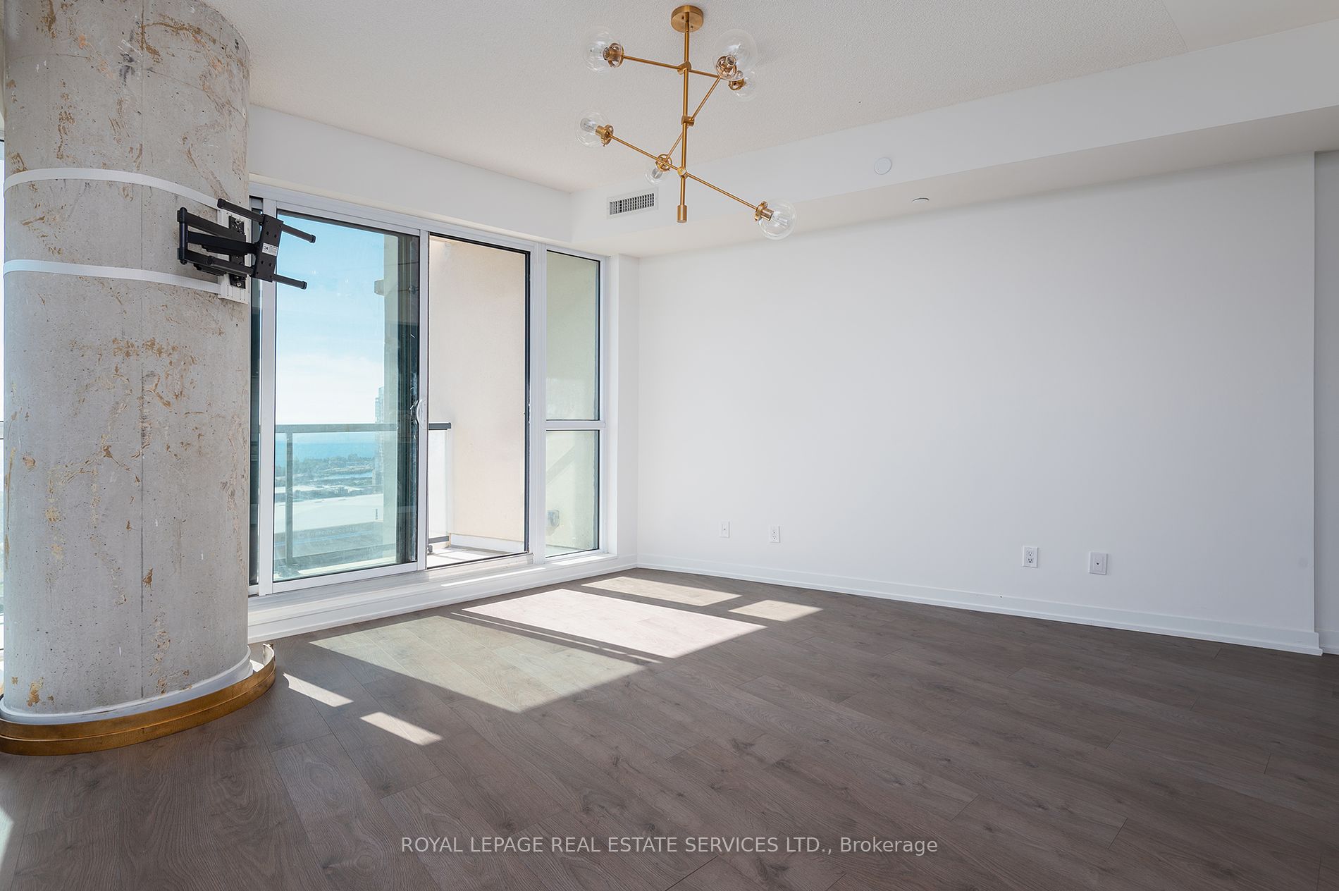 49 East Liberty St, #1802
