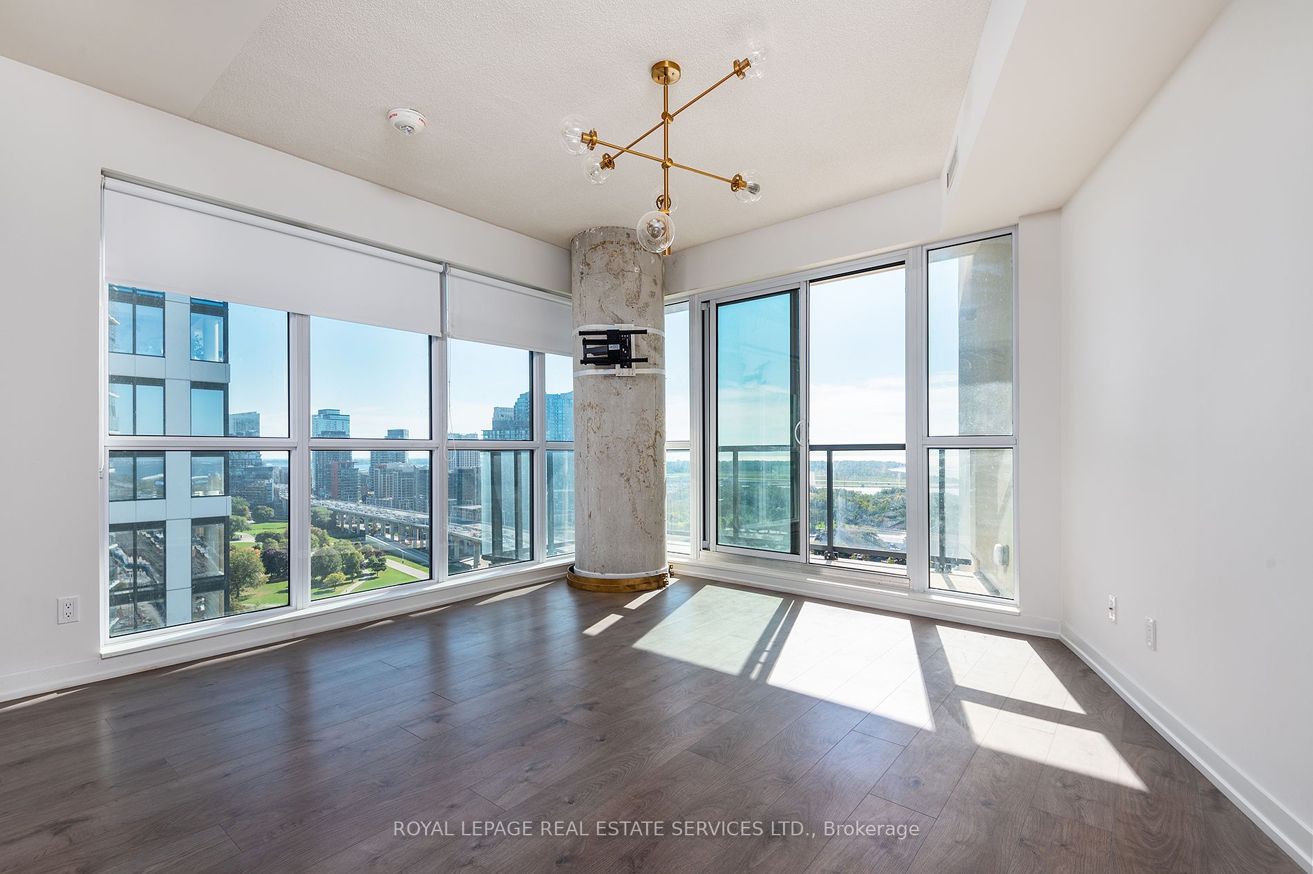 49 East Liberty St, #1802