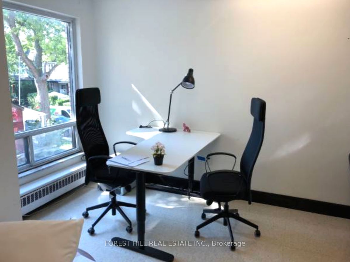 226 Bathurst St, #300