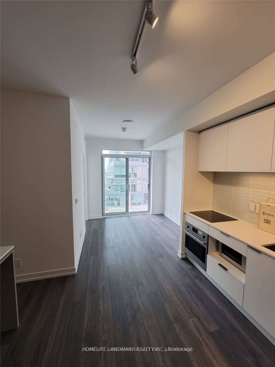 33 Helendale Ave, #622