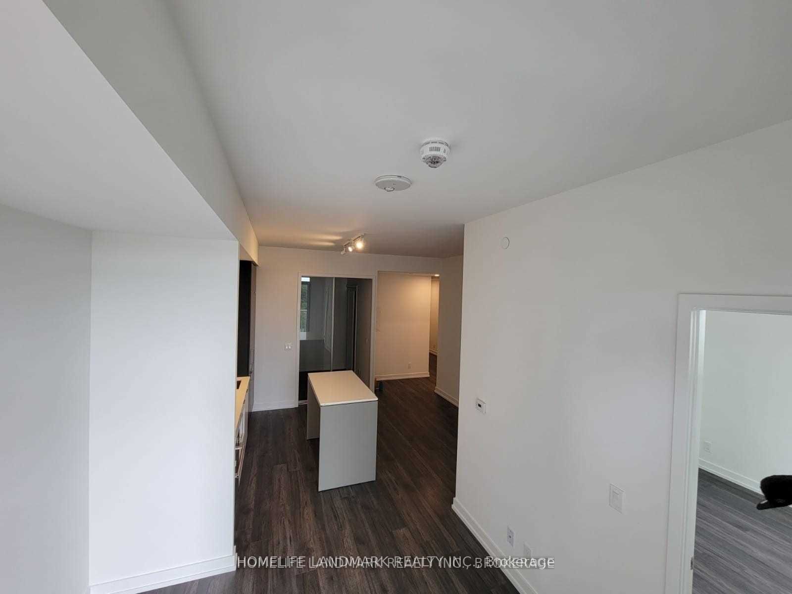 33 Helendale Ave, #622