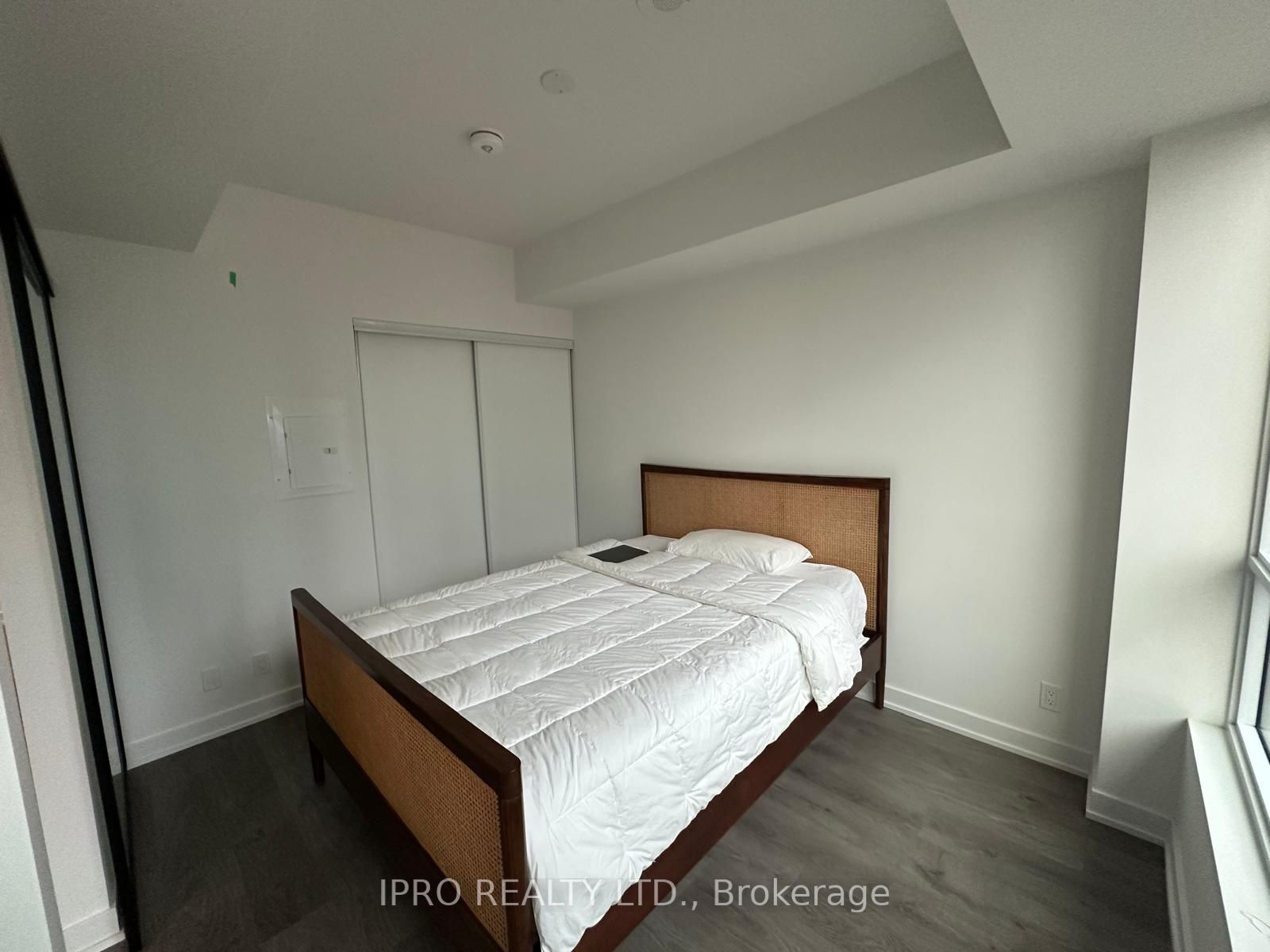108 Peter St #2008