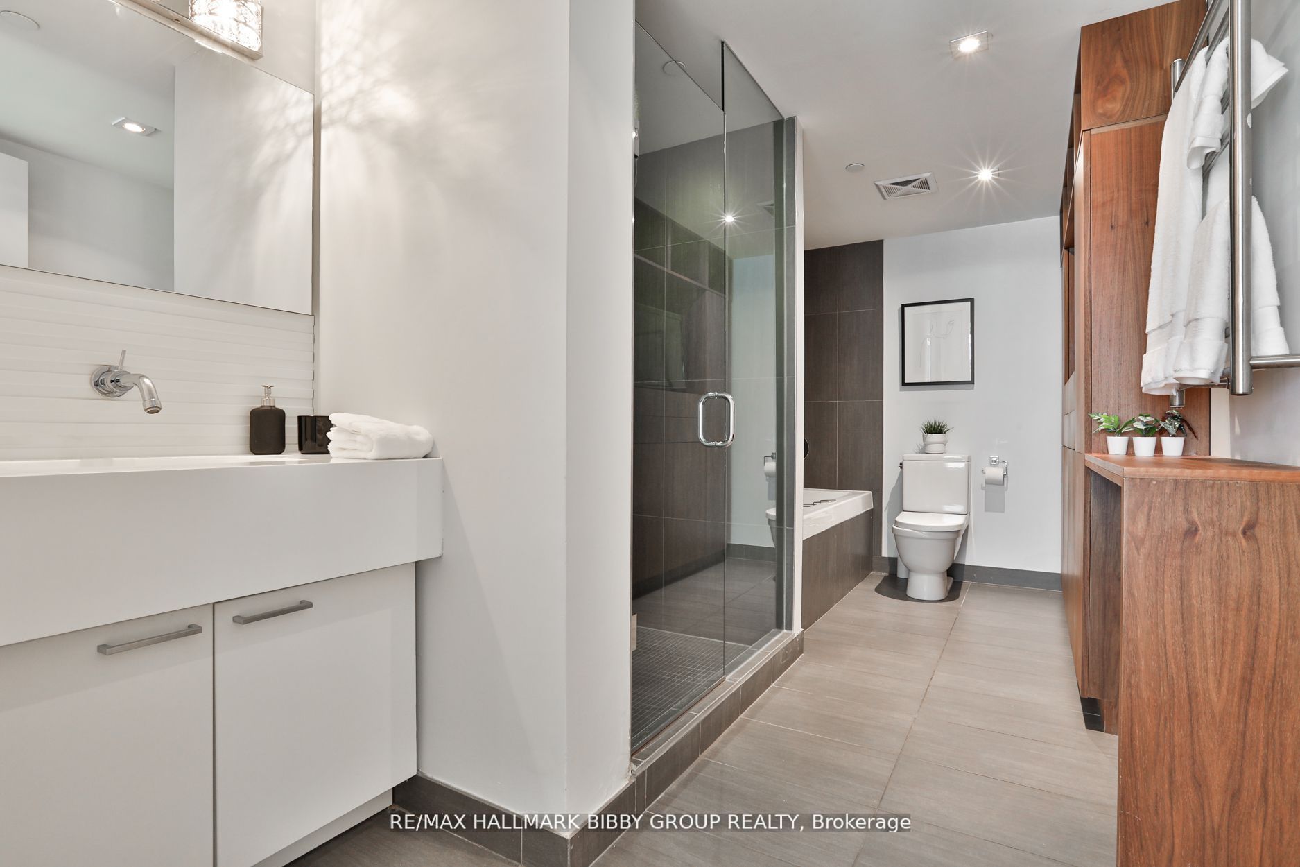 55 Stewart St, #637