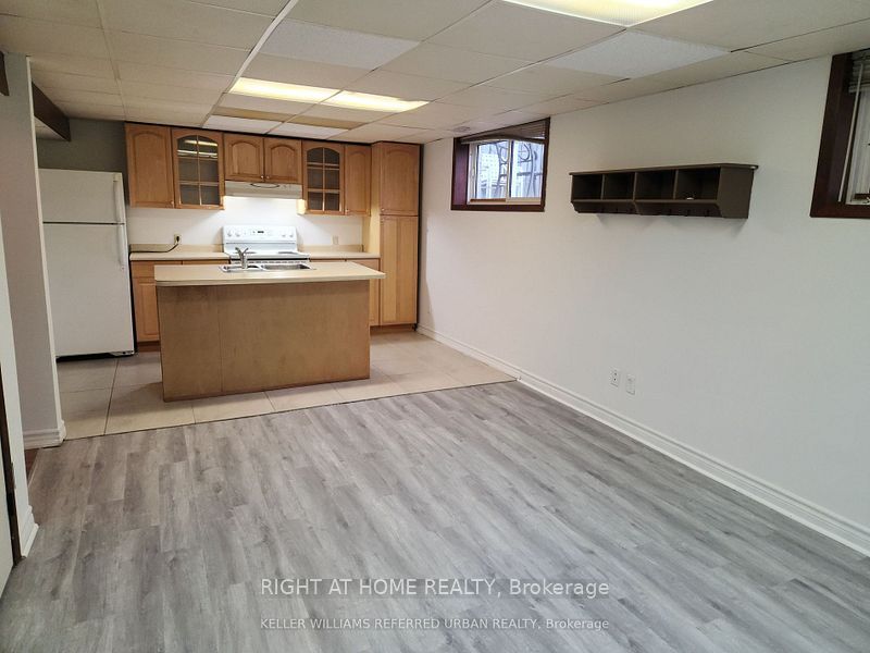 12 caines Ave, ## Lower