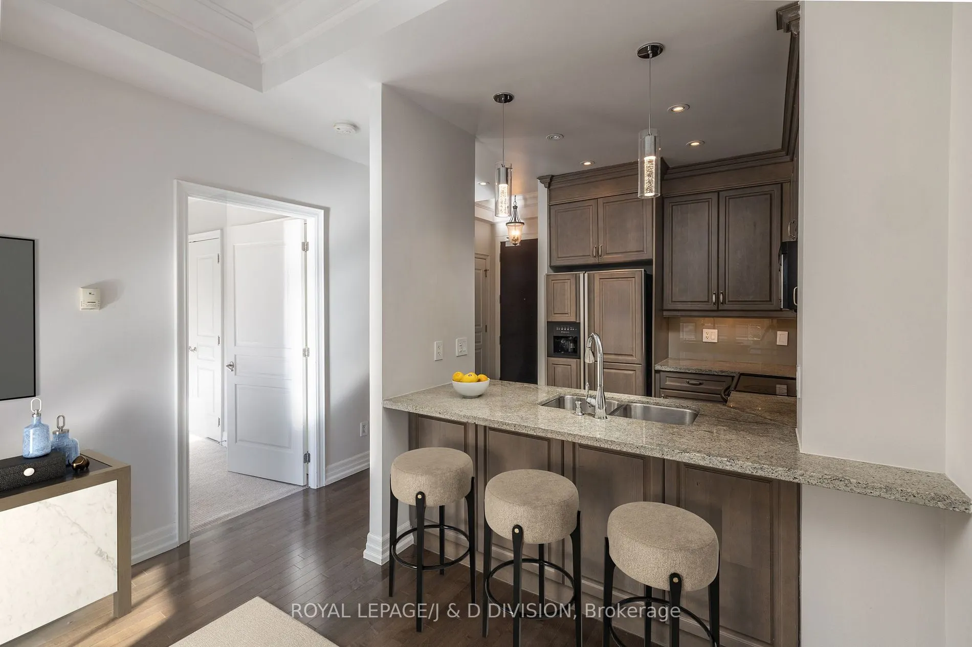20 Burkebrook Pl, #426