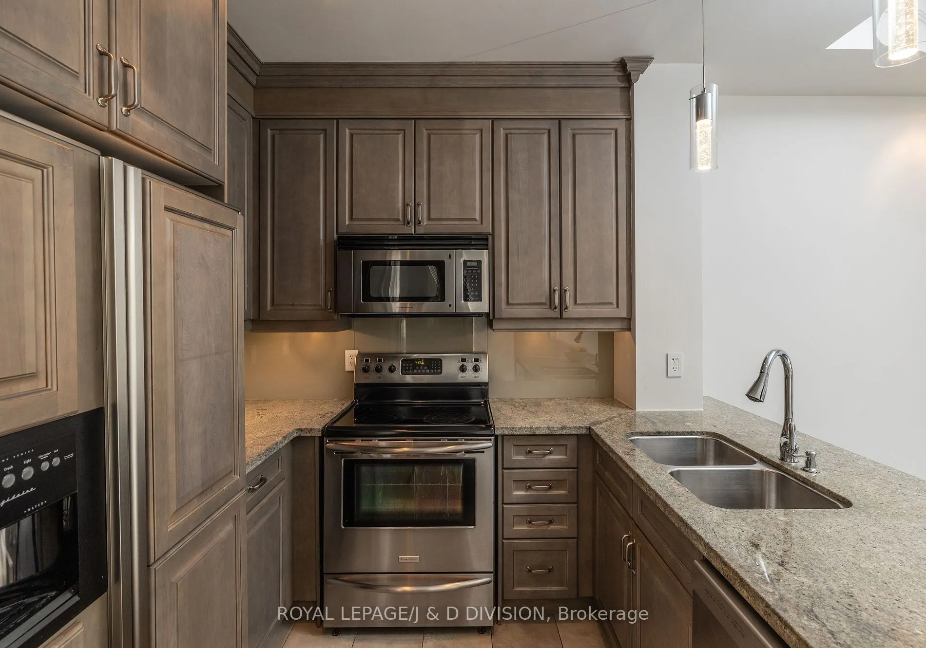 20 Burkebrook Pl, #426