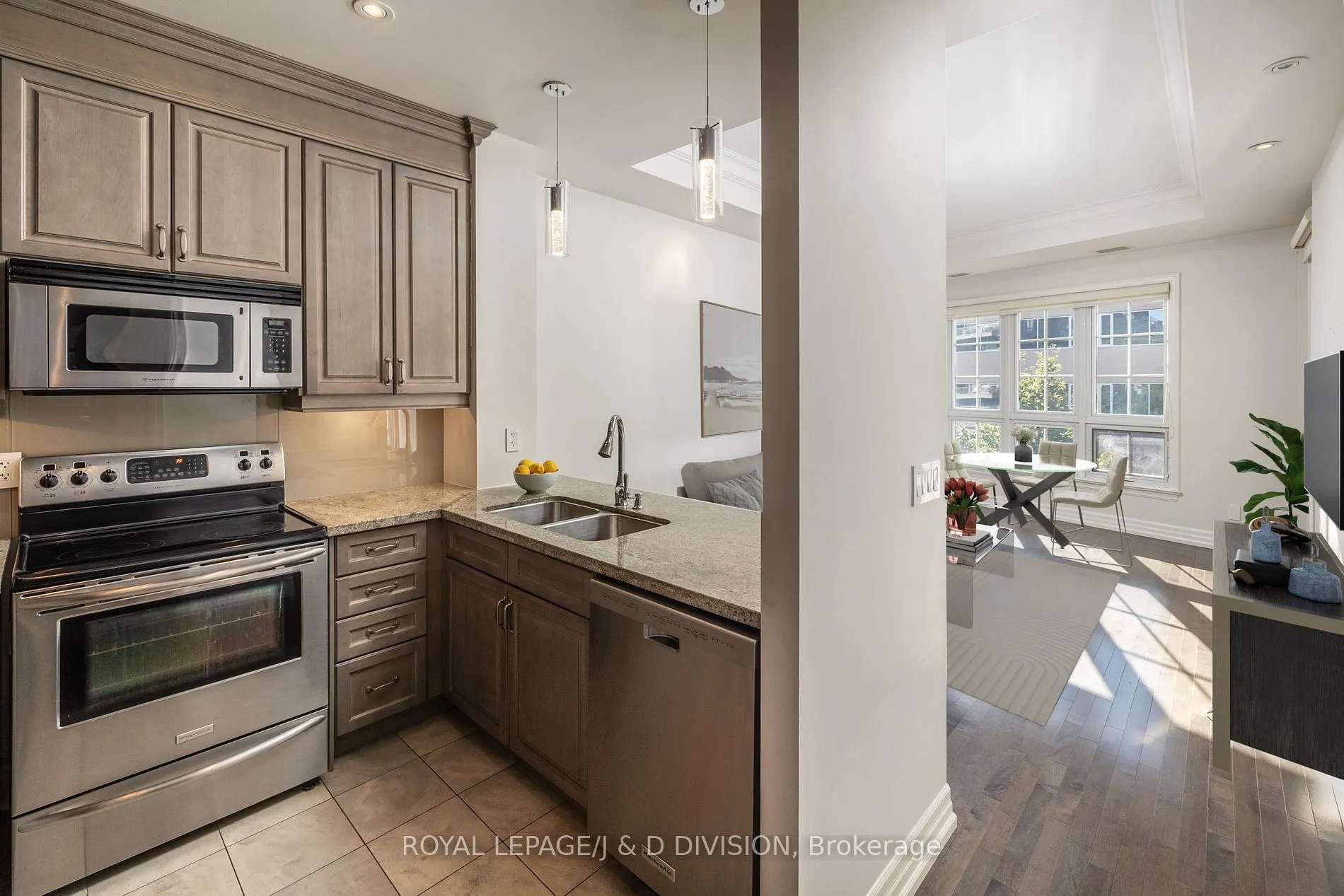 20 Burkebrook Pl, #426