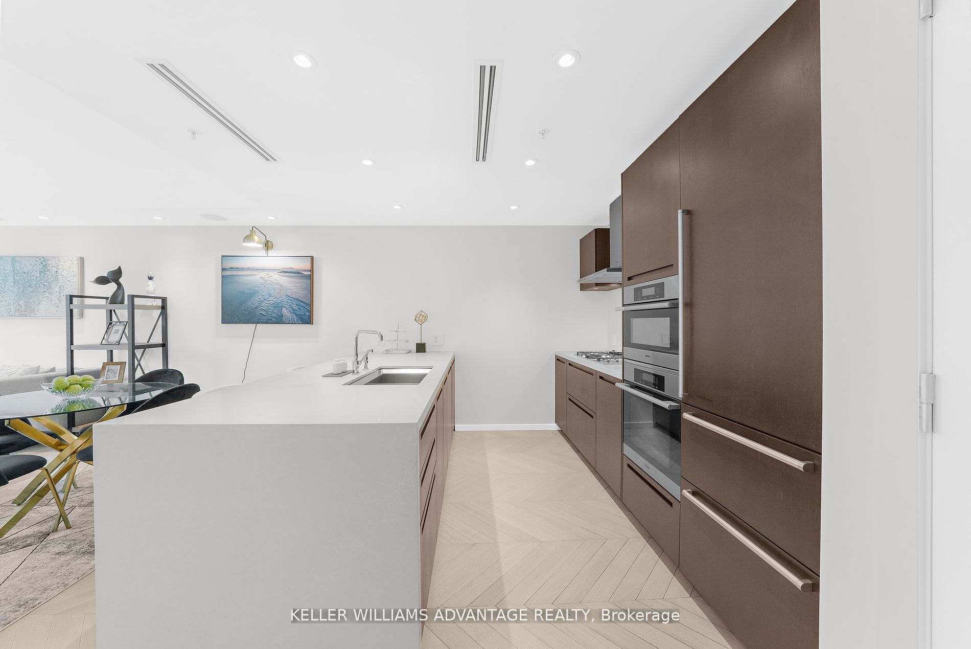 180 University Avenue, #2104