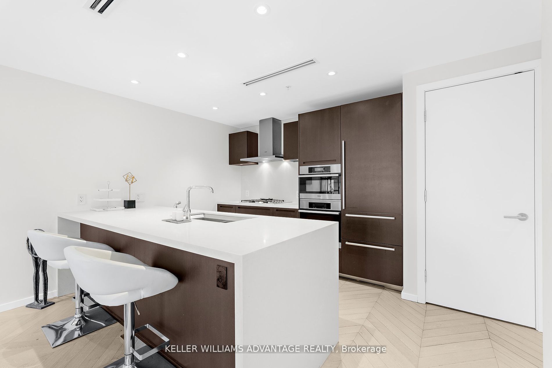180 University Avenue, #2104
