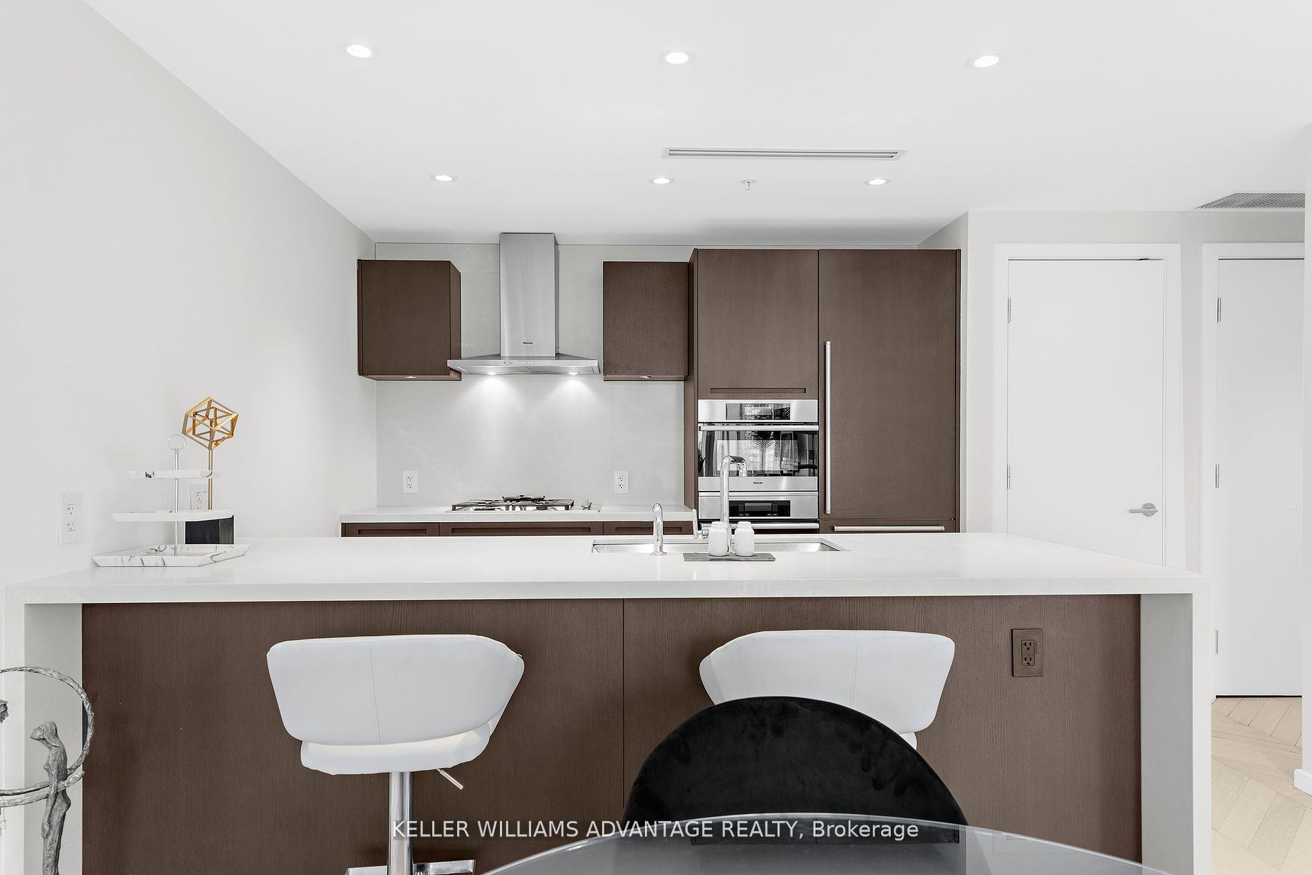 180 University Avenue, #2104