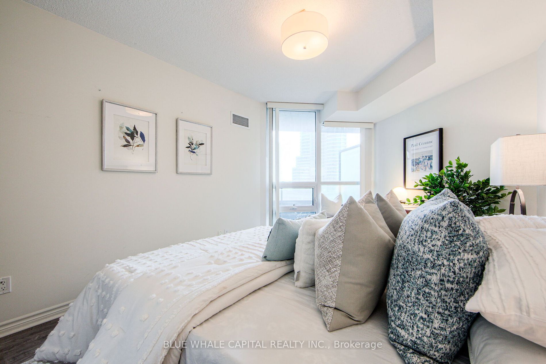 25 Lower Simcoe St, #1128