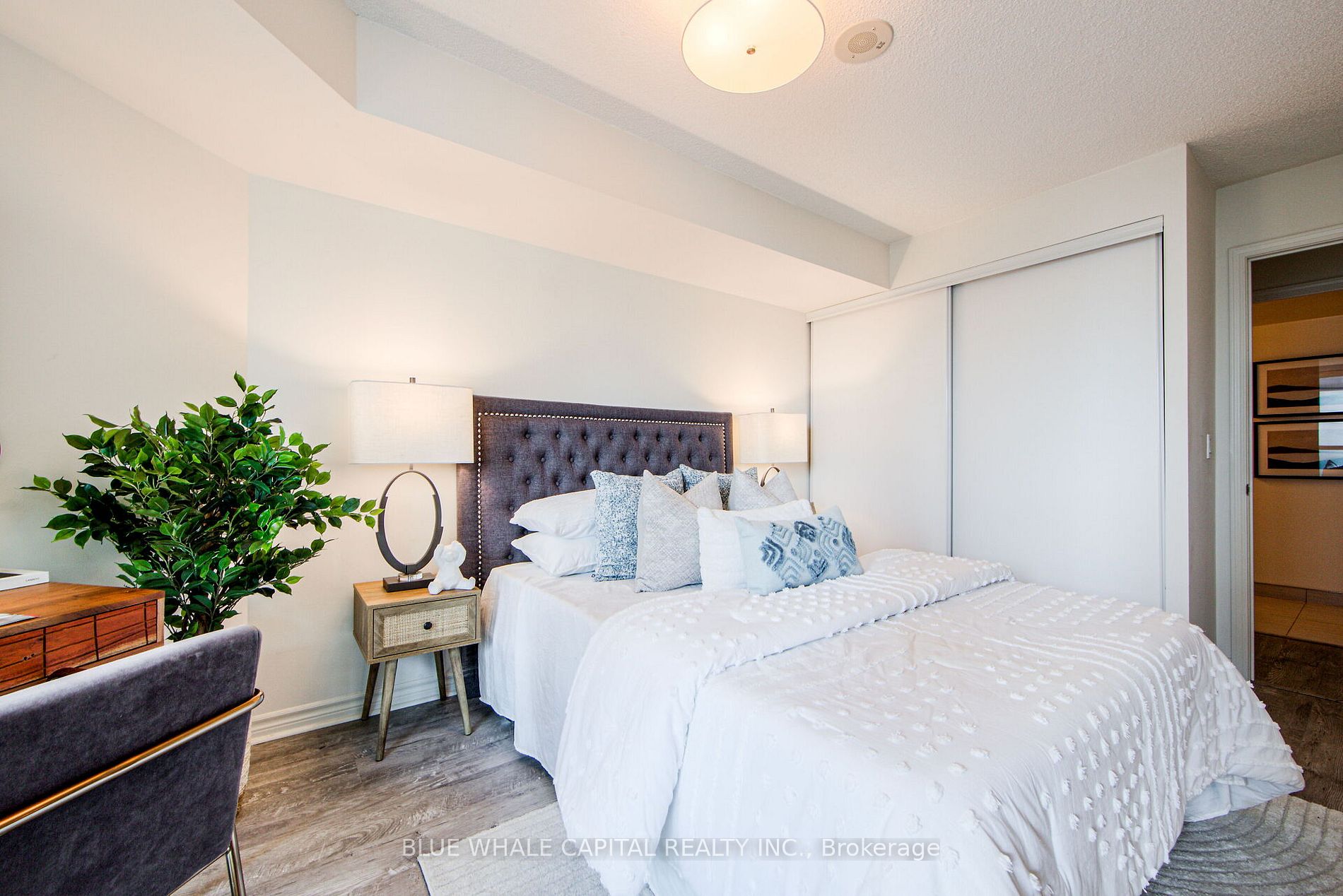 25 Lower Simcoe St, #1128