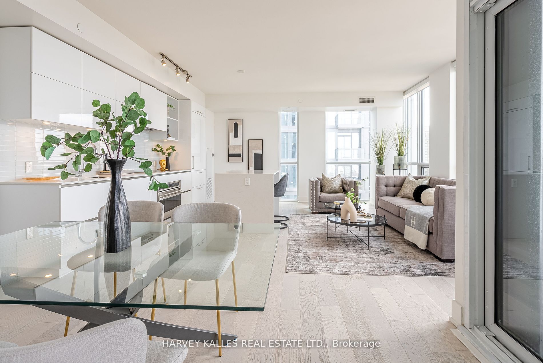 1 Yorkville Ave, #4101