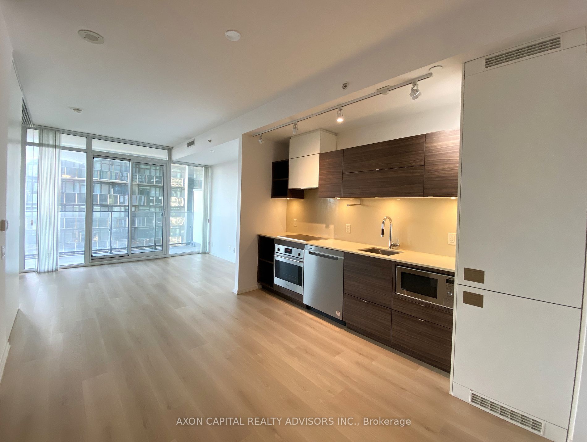 125 Peter St, #2007