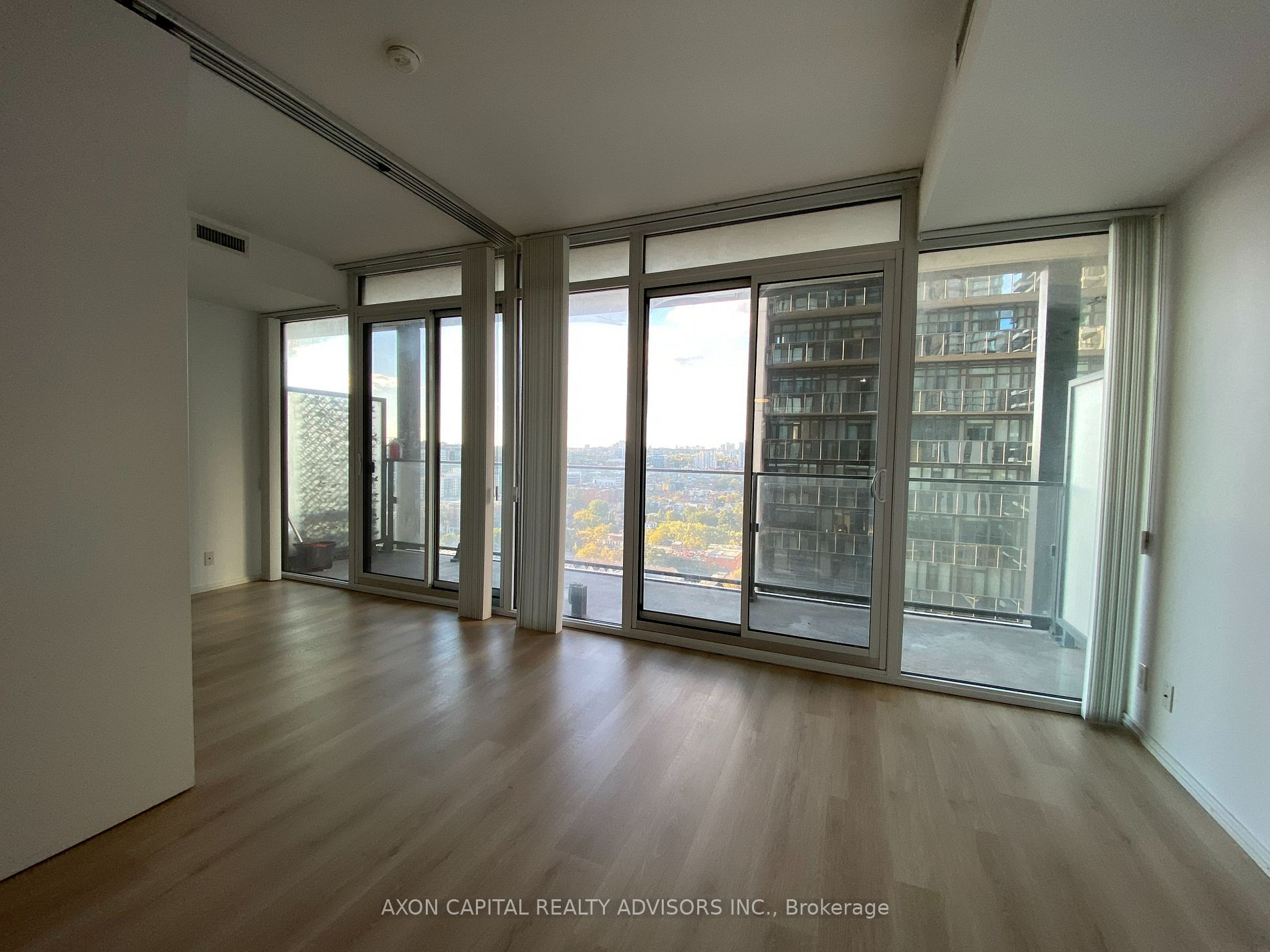 125 Peter St, #2007