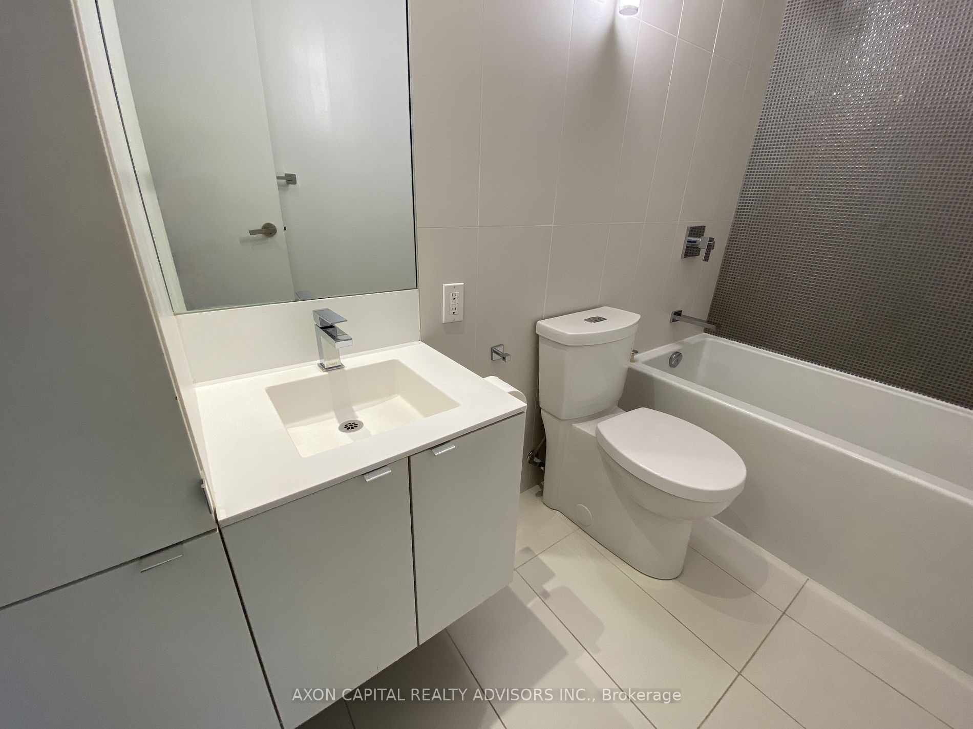 125 Peter St, #2007