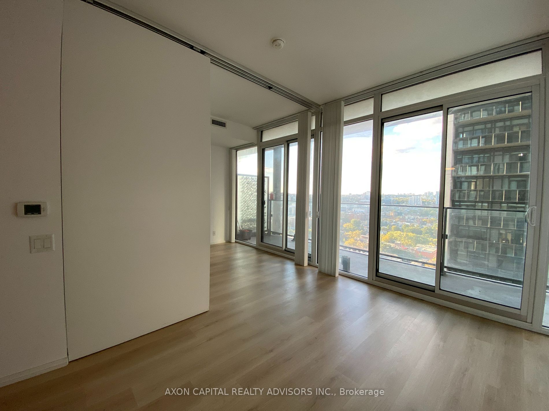 125 Peter St, #2007