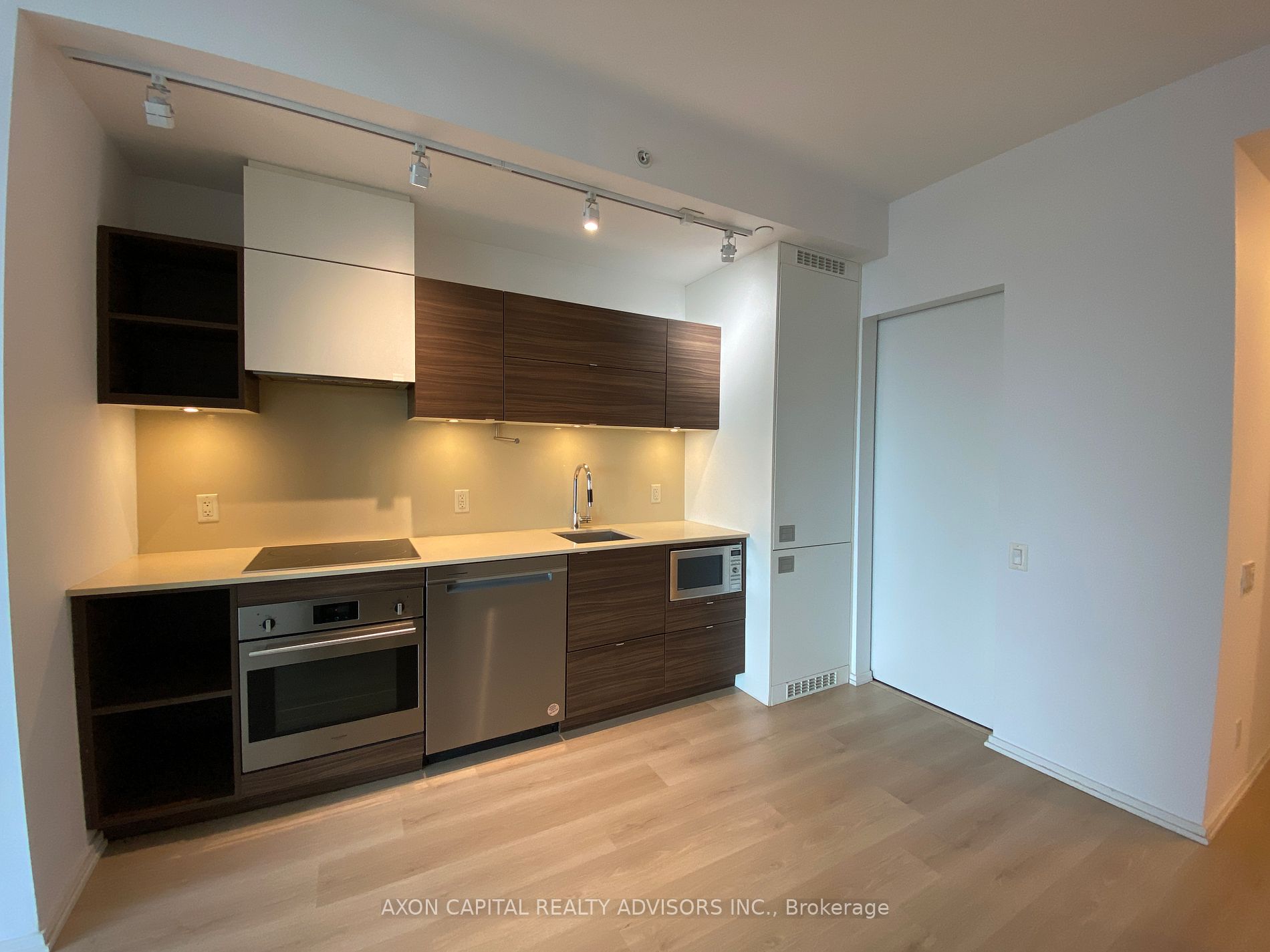 125 Peter St, #2007